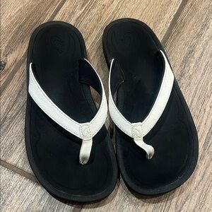 OluKai Women's Black and White Sandals